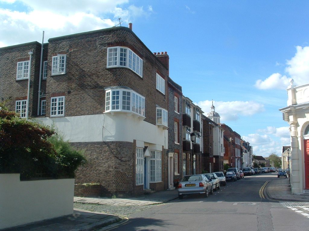 1 bed flat to rent in St. Thomas's Street, Portsmouth PO1, £875 pcm