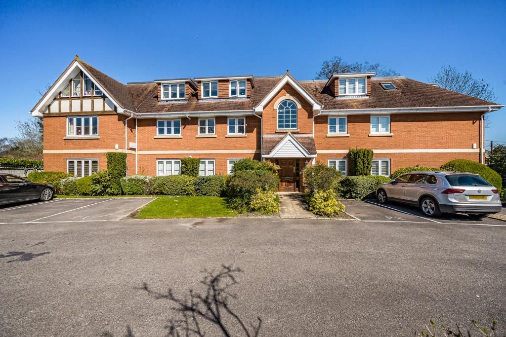 2 bed flat to rent in Winnersh Grove Winnersh, Winnersh RG41, £1,500 pcm