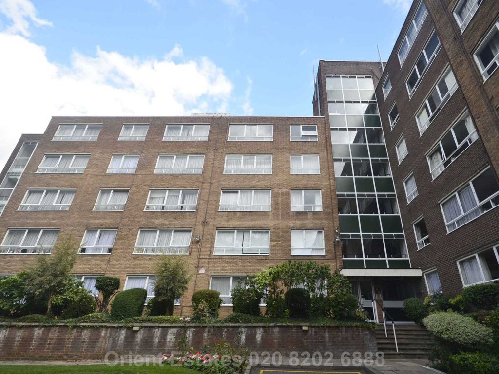 1 bed flat to rent in Station Road, Hendon NW4, £1,700 pcm