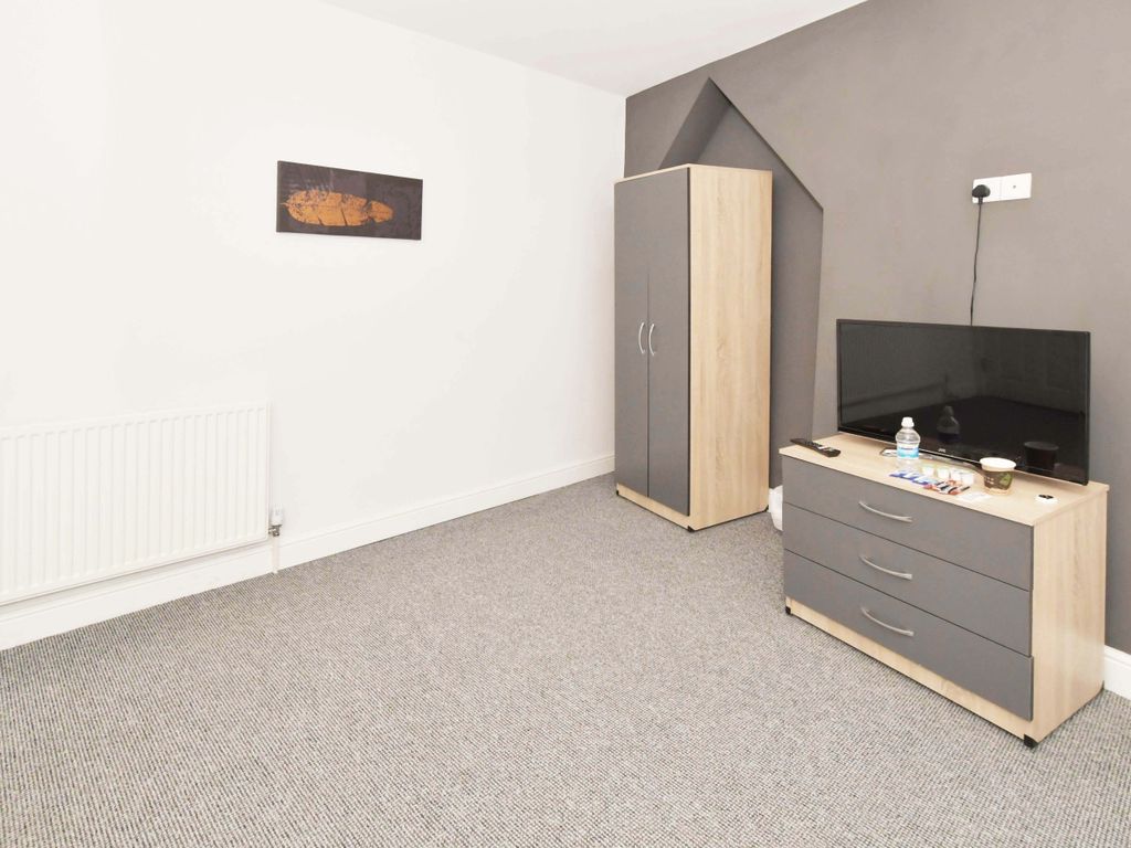 Room to rent in Balfour Street, Stoke On Trent ST1, £475 pcm