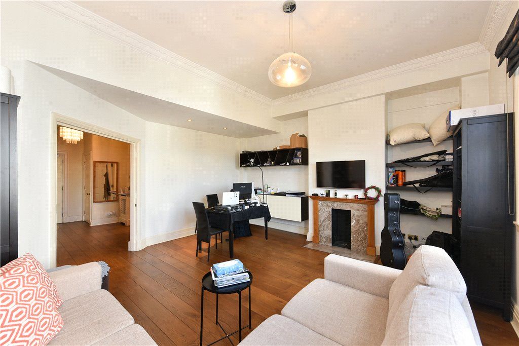 2 bed flat for sale in Baker Street, London NW1, £1,200,000