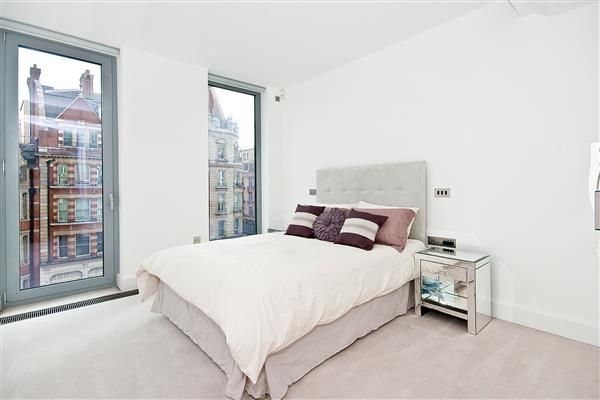 1 bed flat for sale in Chevalier House, Brompton Road, London SW3, £1,600,000