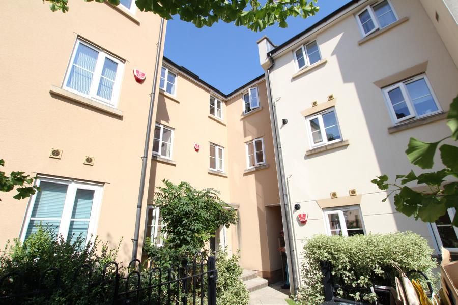 5 bed property to rent in Wood Mead, Cheswick Village, Bristol BS16, £3,500 pcm