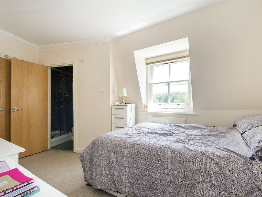 3 bed flat for sale in Brockham Street, London SE1, £700,000