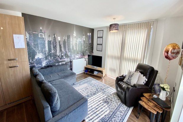 2 bed flat to rent in 1 Honour Gardens, Dagenham RM8, £1,600 pcm