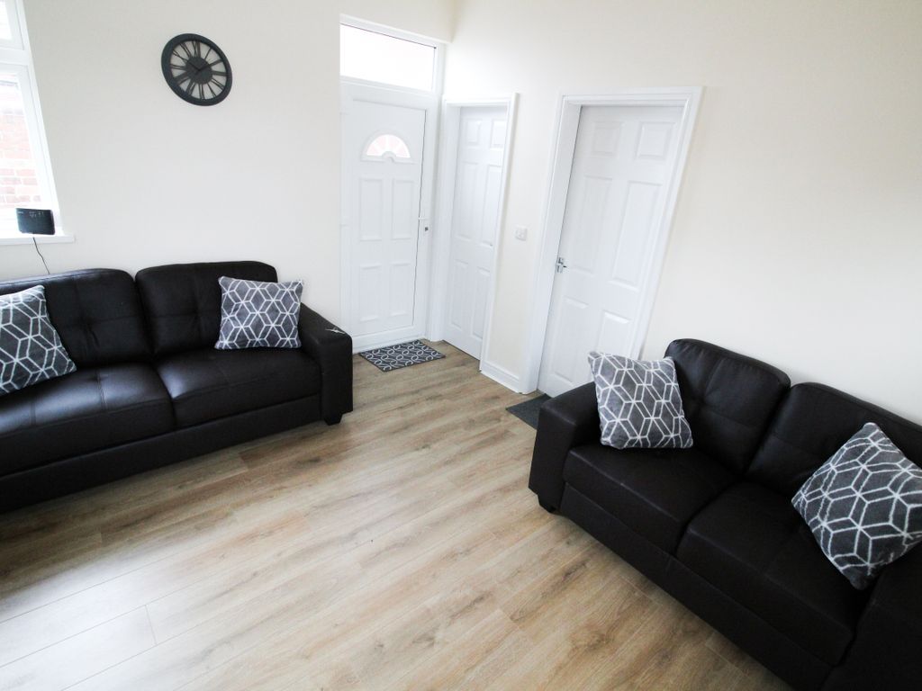 Room to rent in Lorne Road, Thurnscoe S63, £563 pcm
