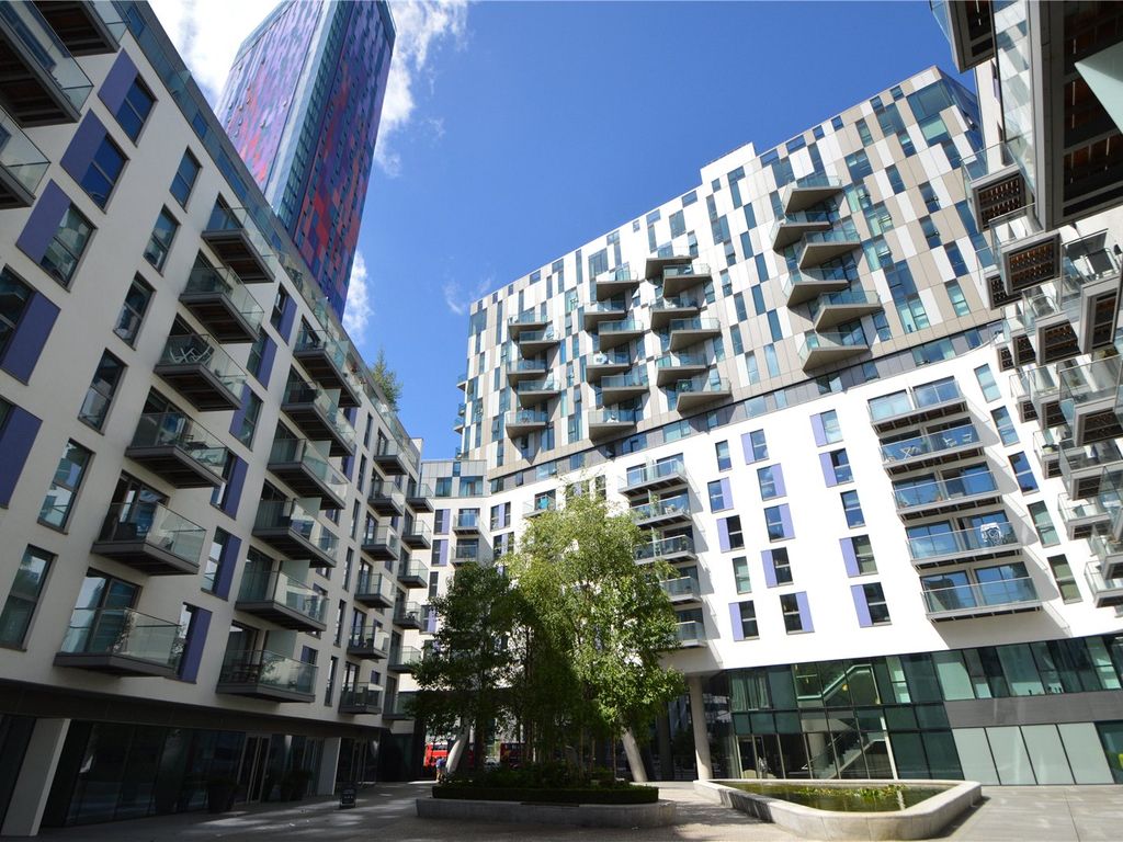 2 bed flat to rent in Waterhouse Apartments, 3 Saffron Central Square, Croydon CR0, £1,850 pcm