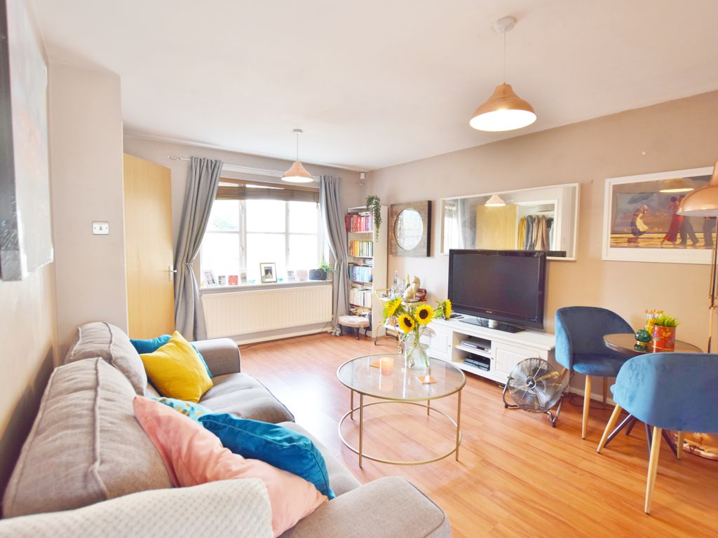 3 bed end terrace house to rent in Grange Close, Hunslet, Leeds LS10, £1,200 pcm