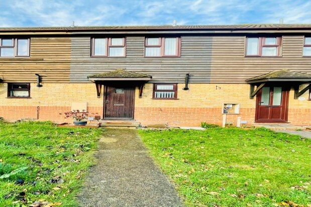 2 bed property to rent in Rainham, Gillingham ME8, £1,150 pcm