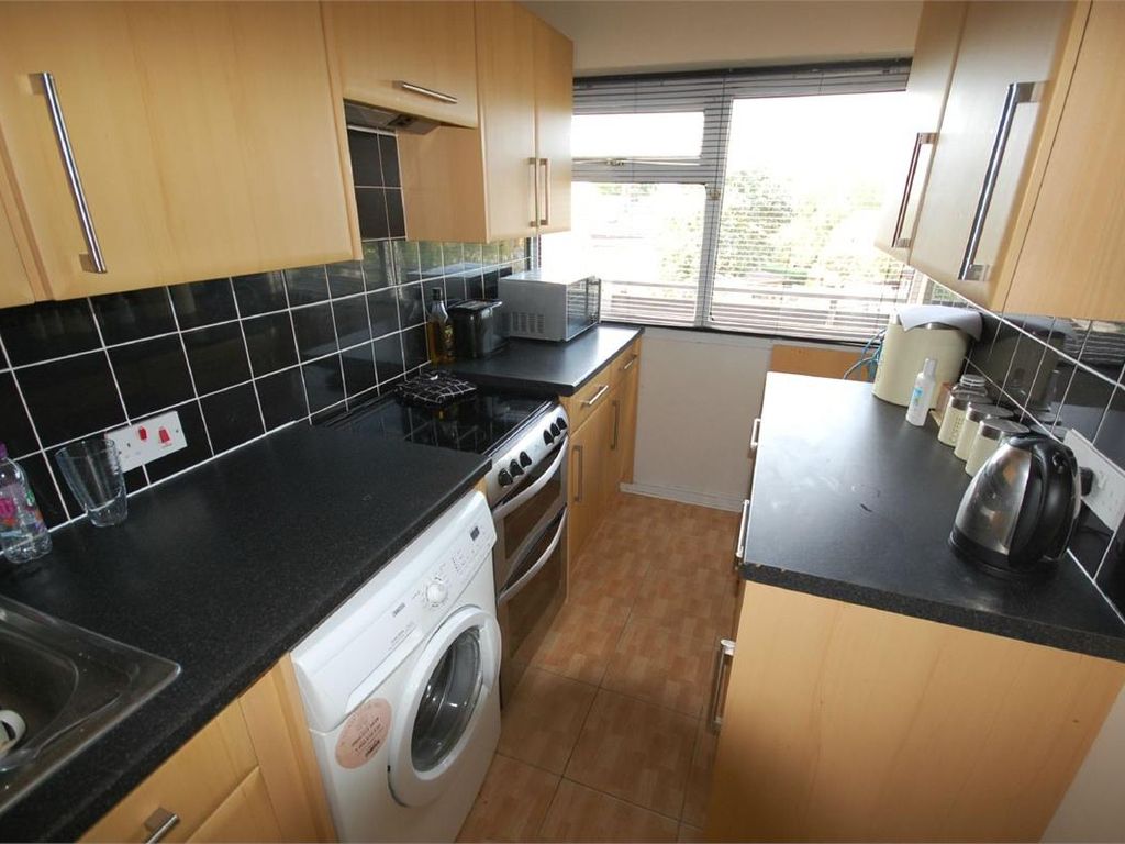 2 bed flat to rent in Hunters Way, Brixworth, Northampton NN6, £600 pcm