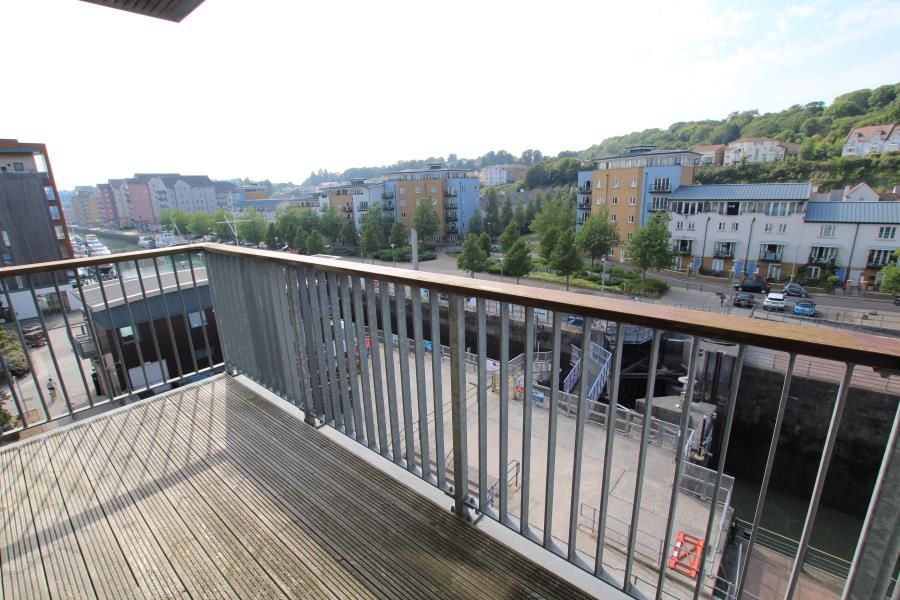 2 bed flat to rent in Newfoundland Way, Portishead, Bristol BS20, £1,295 pcm