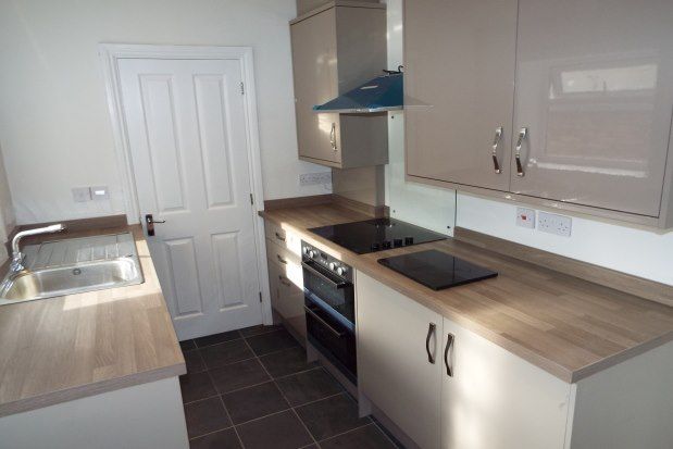 Room to rent in 15 Cross Street, Tamworth B77, £575 pcm