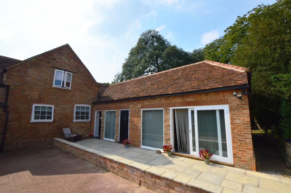 1 bed barn conversion to rent in North Crawley, Newport Pagnell MK16, £1,250 pcm