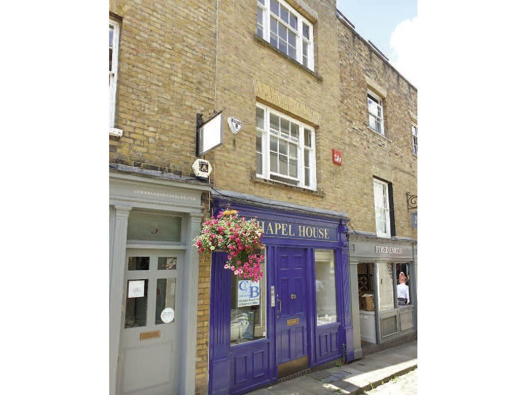 Office to let in Chapel Street, Guildford GU1, £12,000 pa