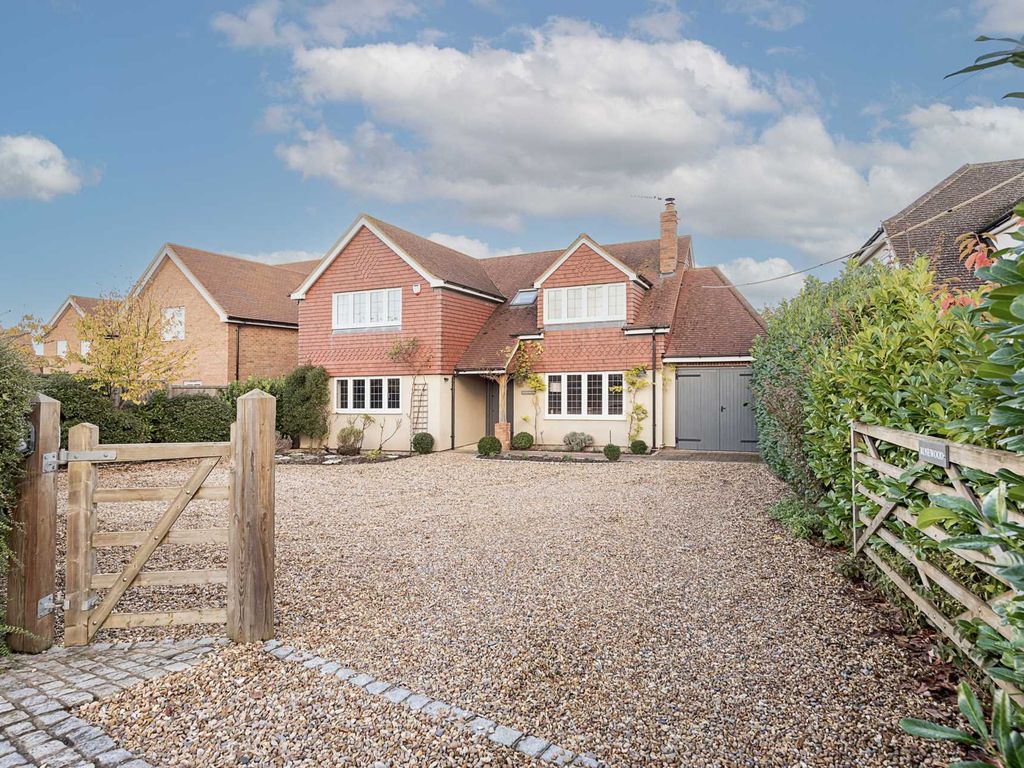 4 bed detached house for sale in Buckland, Aylesbury HP22, £1,250,000