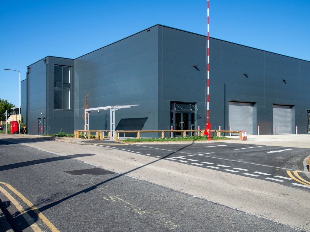 Warehouse to let in Millars Business Park, Molly Millars Lane, Wokingham RG41, £59,508 pa
