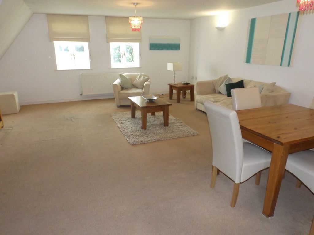 2 bed flat to rent in Woodthorpe Drive, Woodthorpe, Nottingham NG5, £975 pcm