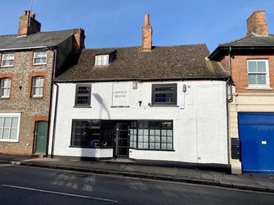 Office to let in Rooms 10 & 13, 50 High Street, Hungerford RG17, £3,350 pa