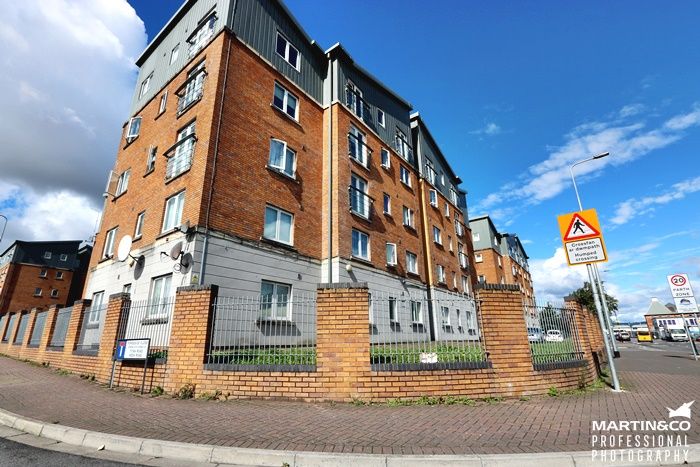 2 bed flat for sale in Moorhead Close, Cardiff CF24, £130,000