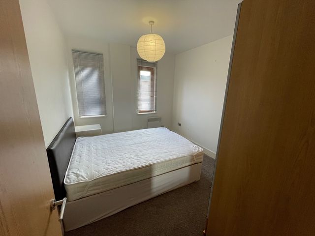 2 bed flat to rent in Upper Marshall Street, Birmingham B1, £1,200 pcm