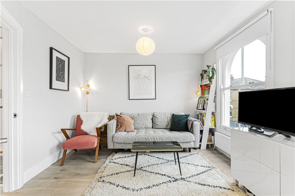 1 bed flat for sale in Lower Clapton Road, London E5, £325,000