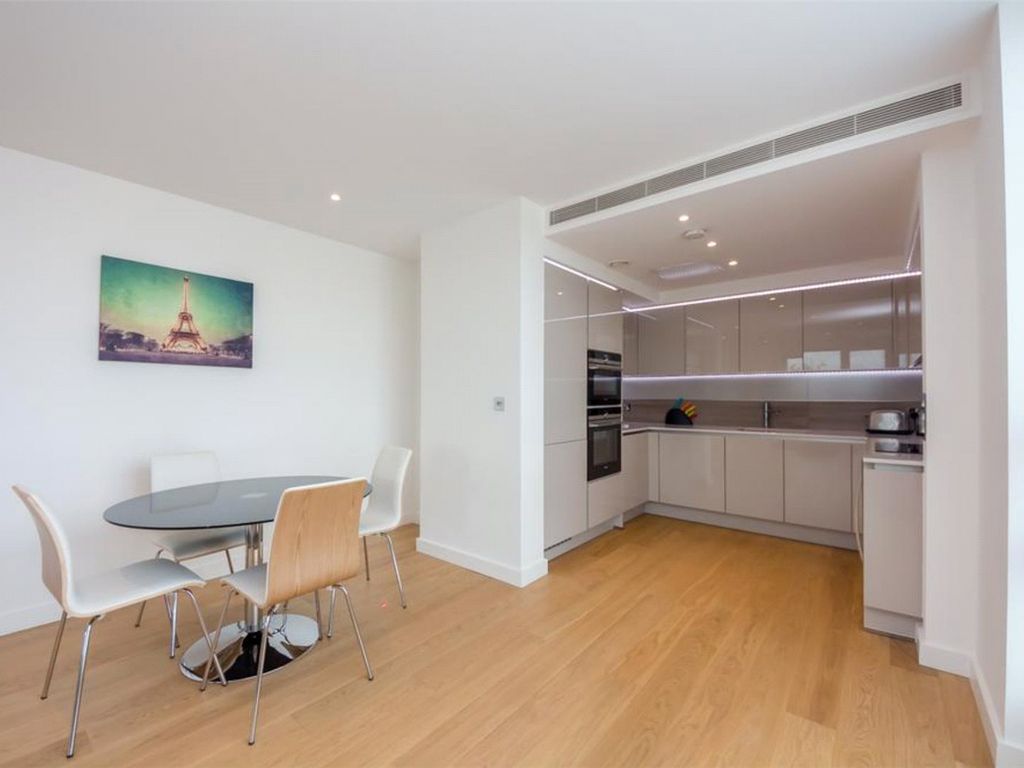 2 bed flat to rent in Holland Park Avenue, Holland Park, London W11, £4,250 pcm