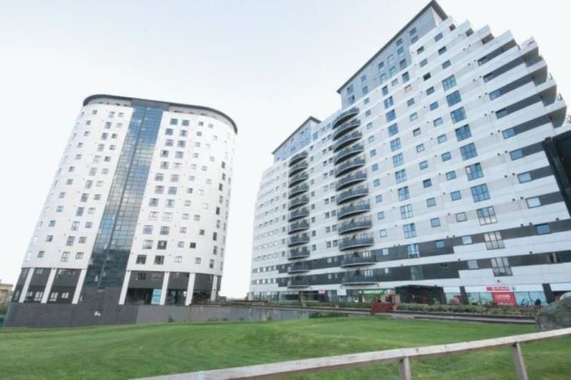 1 bed flat to rent in Hive, Masshouse Plaza, Birmingham B5, £925 pcm