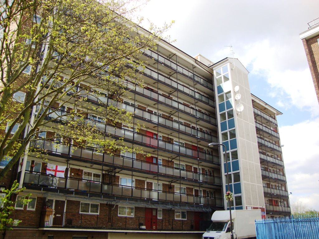 2 bed flat for sale in Anderson Road, Hackney, London E9, £350,000