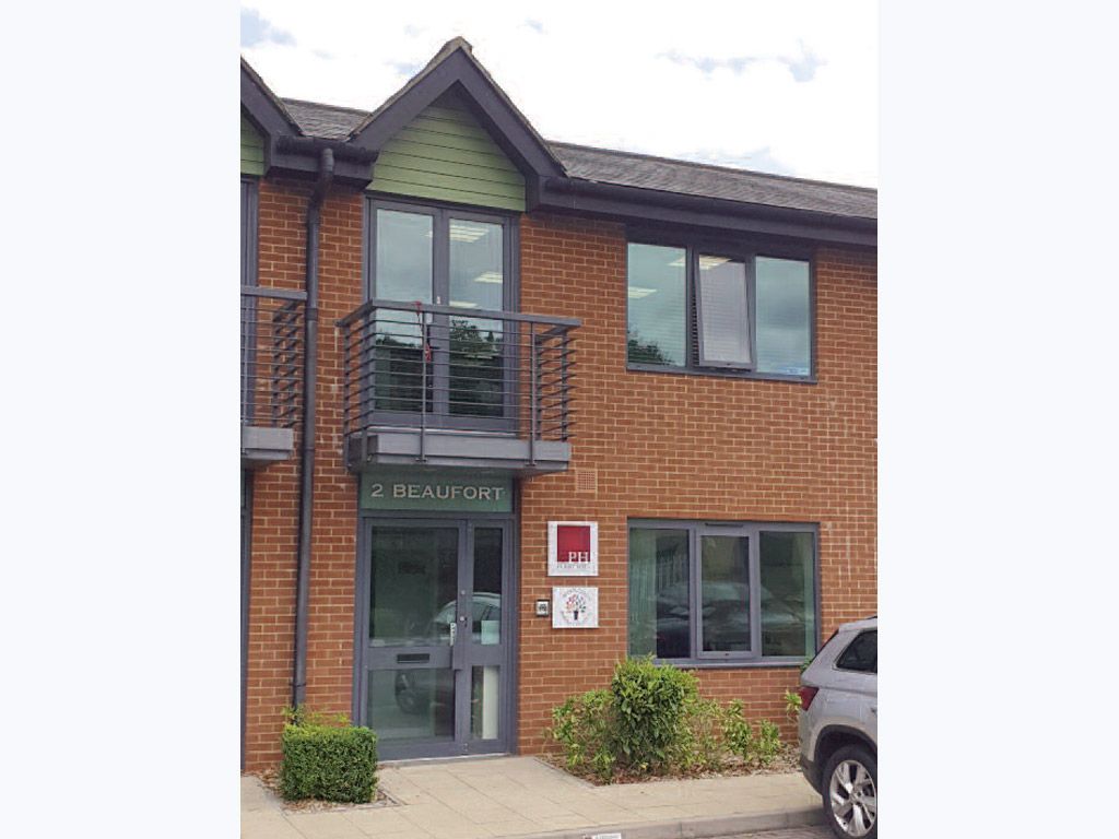 Office to let in Railton Road, Guildford GU2, £17,500 pa
