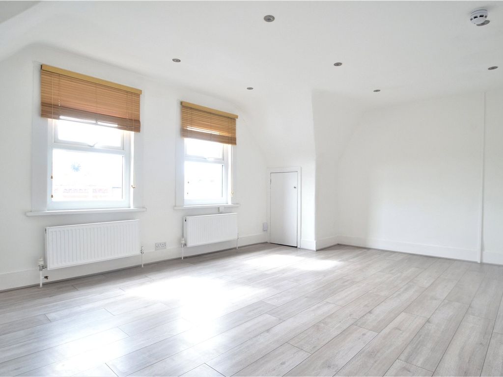 Studio to rent in Manor Park Parade, Lee High Road, London SE13, £1,200 pcm