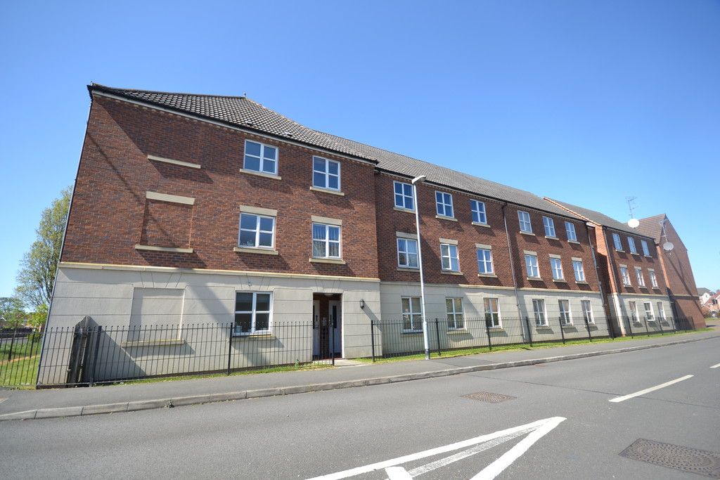 2 bed flat to rent in Thompson Court, Chilwell, Beeston, Nottingham NG9, £800 pcm