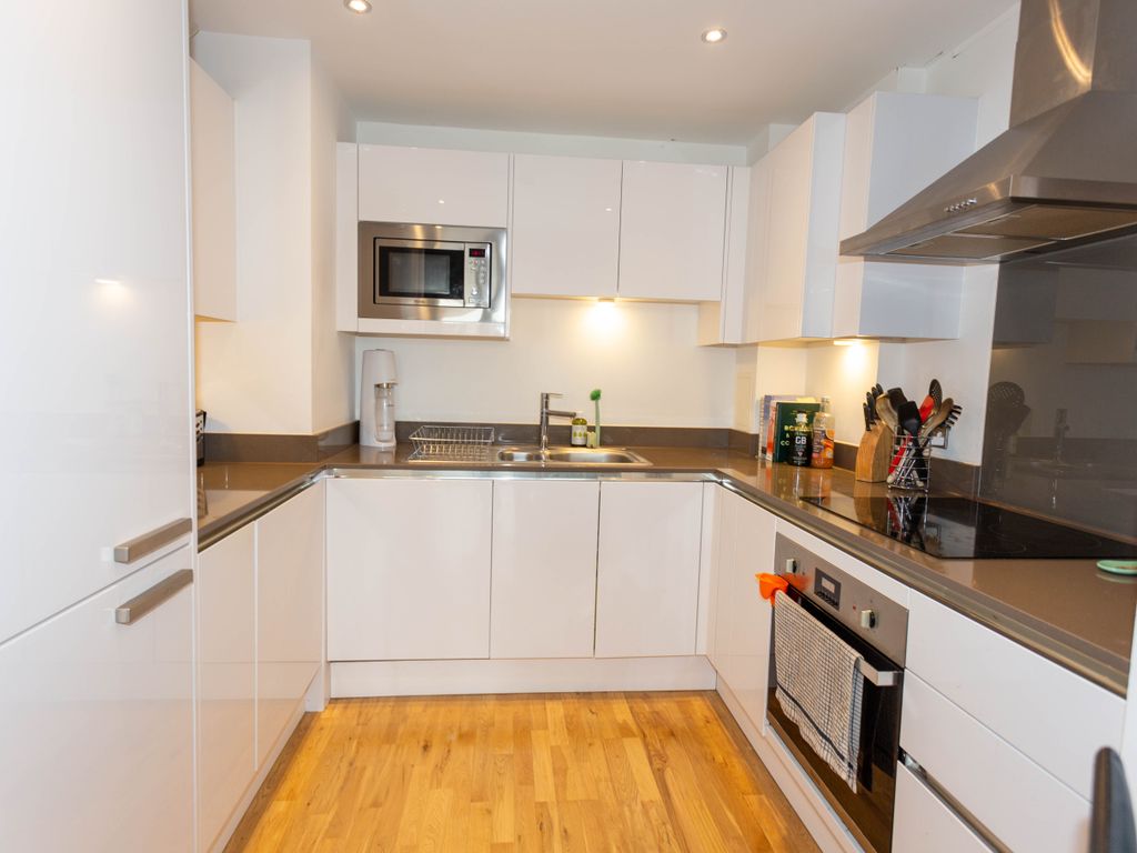 2 bed flat to rent in Dowells Street, London, Greater London SE10, £2,250 pcm