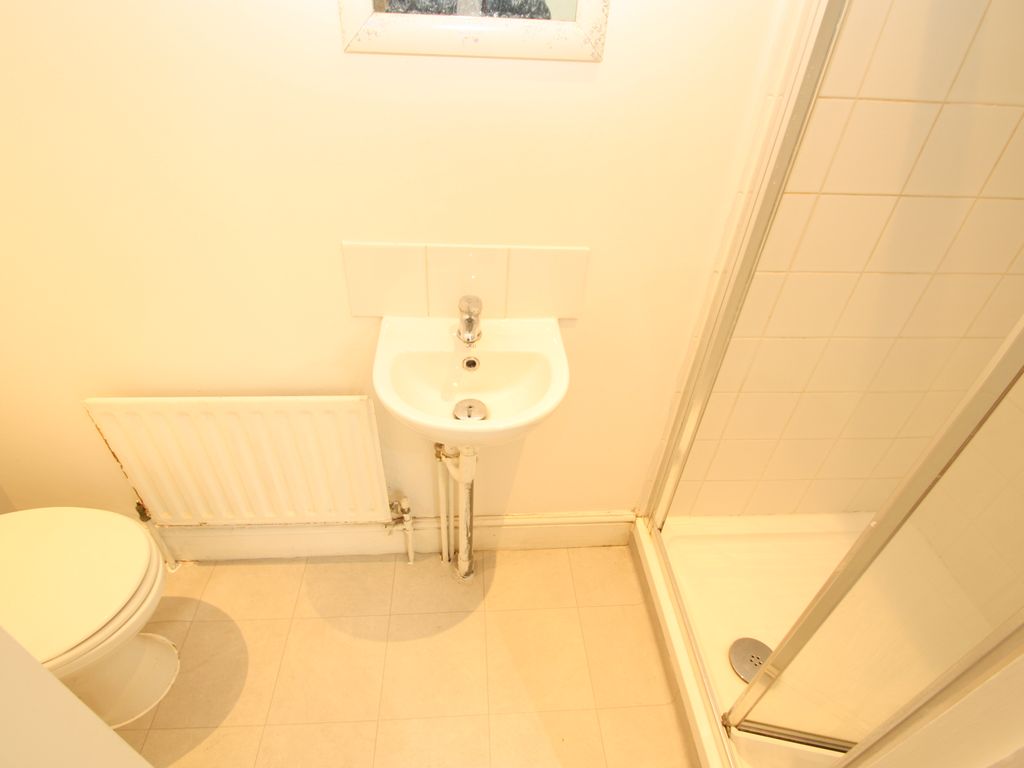 2 bed flat for sale in Stanley Road, Haringey N15, £445,000