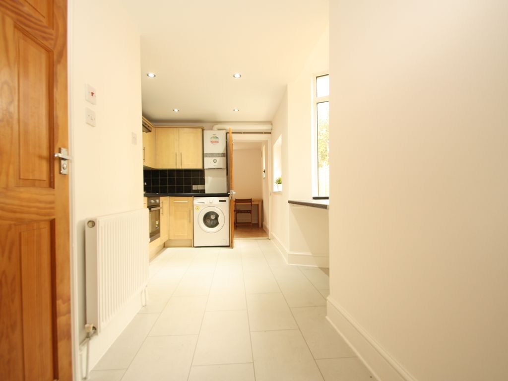 2 bed flat for sale in Stanley Road, Haringey N15, £445,000