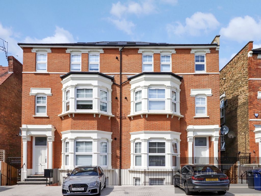 1 bed flat to rent in Nether Street, London N3, £1,325 pcm