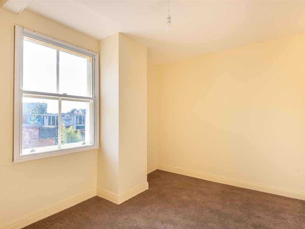 3 bed flat to rent in Walmgate, York YO1, £1,075 pcm