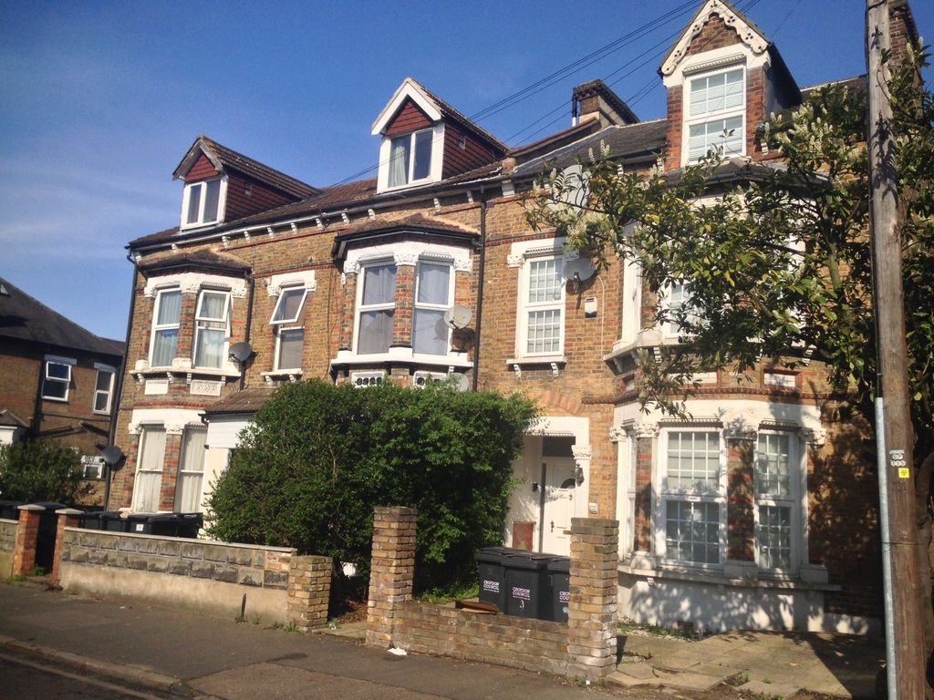 Room to rent in Cameron Road, Croydon CR0, £540 pcm