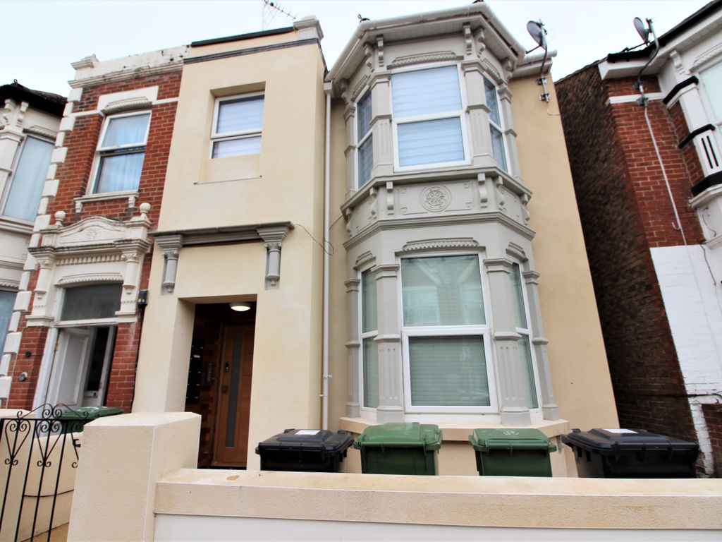 1 bed flat to rent in Festing Grove, Southsea PO4, £900 pcm