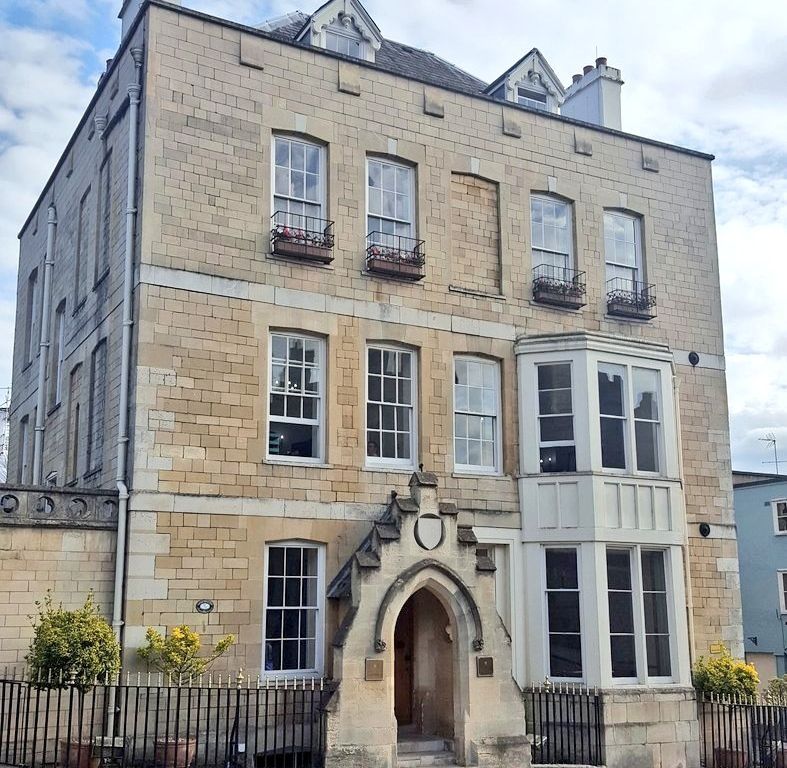 Office to let in Castle Hill House, Castle Hill, Windsor SL4, £37,200 pa