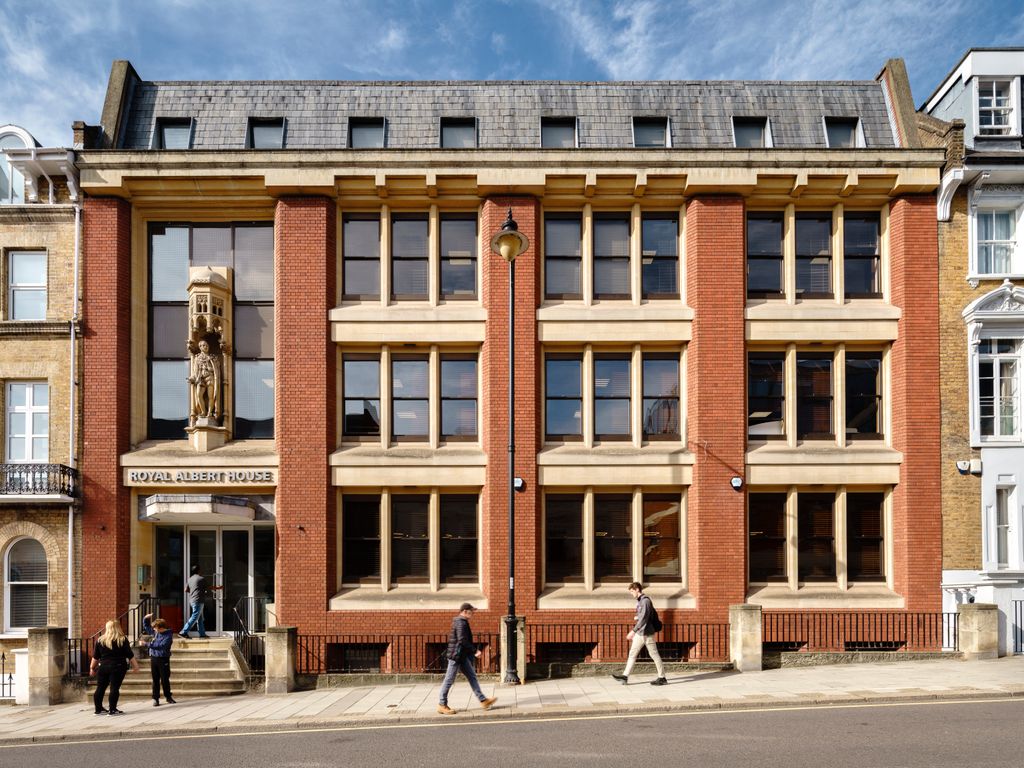 Office to let in Royal Albert House, Sheet Street, Windsor SL4, £34,300 pa