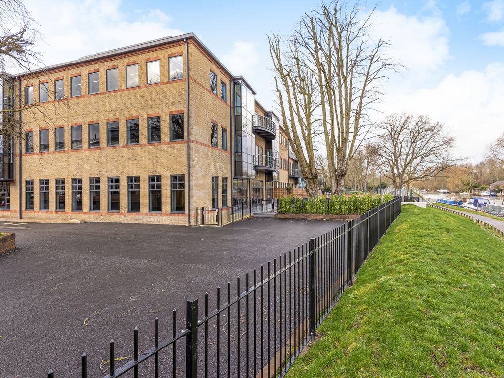 Office to let in Waterfront, Waterside Park, Kingsbury Crescent, Staines-Upon-Thames TW18, £94,255 pa