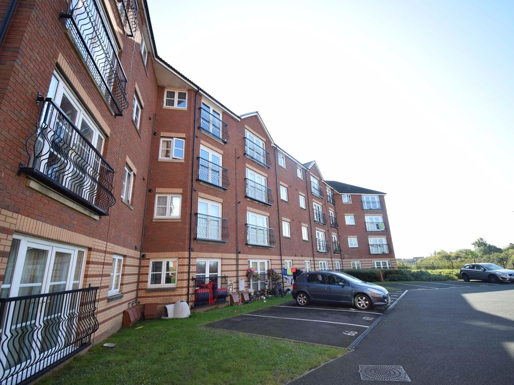 2 bed flat to rent in Amelia Way, Newport NP19, £850 pcm