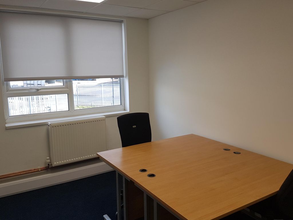 Office to let in Universal House, 41 Catley Road, Sheffield S9, £3,720 pa