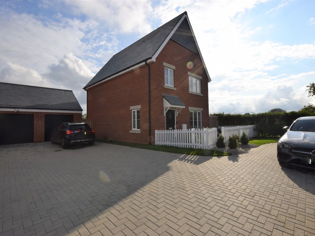 4 bed detached house to rent in Compton Mead, Biggleswade SG18, £1,995 pcm