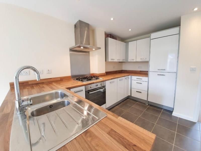 4 bed terraced house to rent in Yew Tree Road, Brockworth, Gloucester GL3, £1,395 pcm