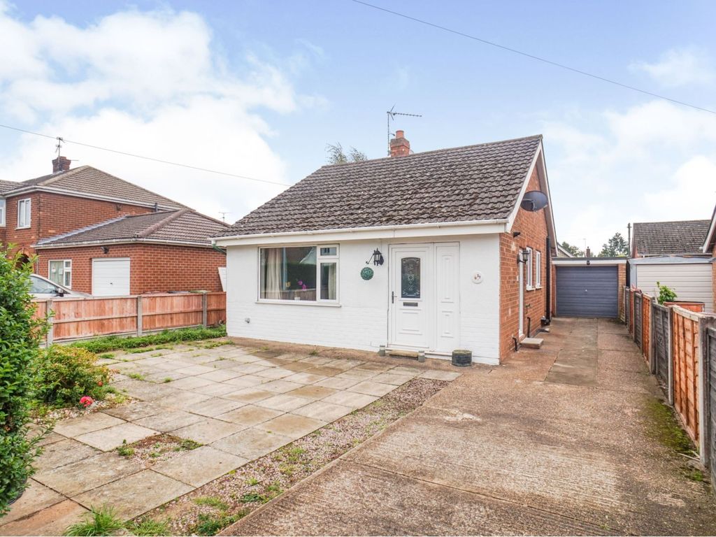 2 bed detached bungalow for sale in Birchwood Avenue, Lincoln LN6, £185,000