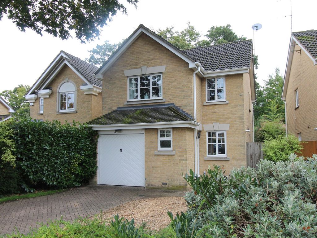 3 bed detached house for sale in Paget Close, Camberley, Surrey GU15, £500,000