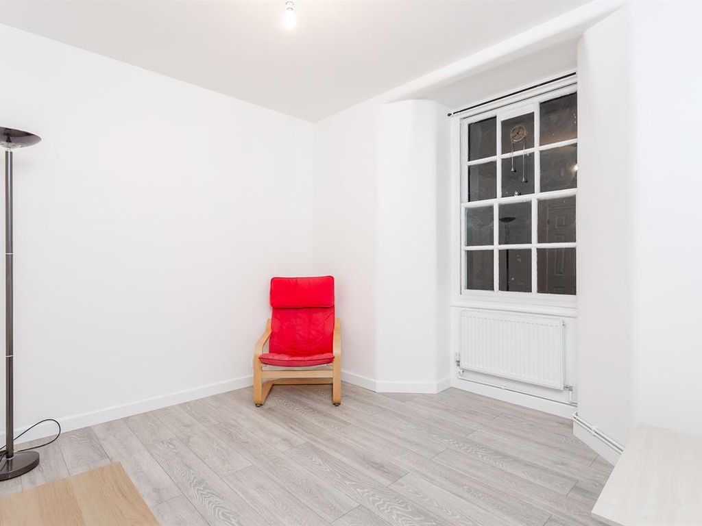 4 bed flat for sale in Clifton House, Shoreditch High Street E2, £800,000