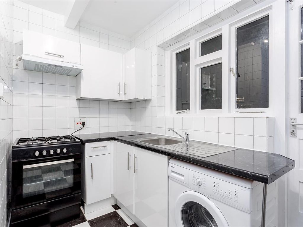 4 bed flat for sale in Clifton House, Shoreditch High Street E2, £800,000