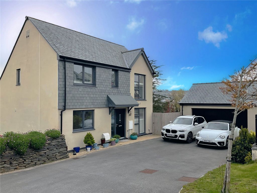 5 bed detached house for sale in Ridgeley Close, Wadebridge PL27, £600,000